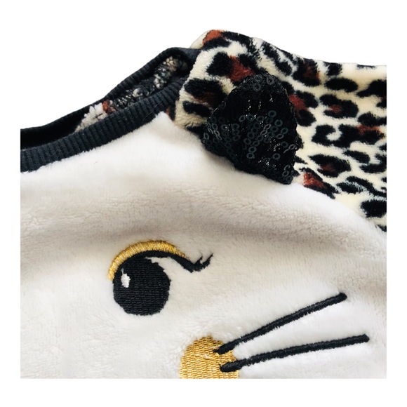 Kitty Sweater - Picture 8 of 9